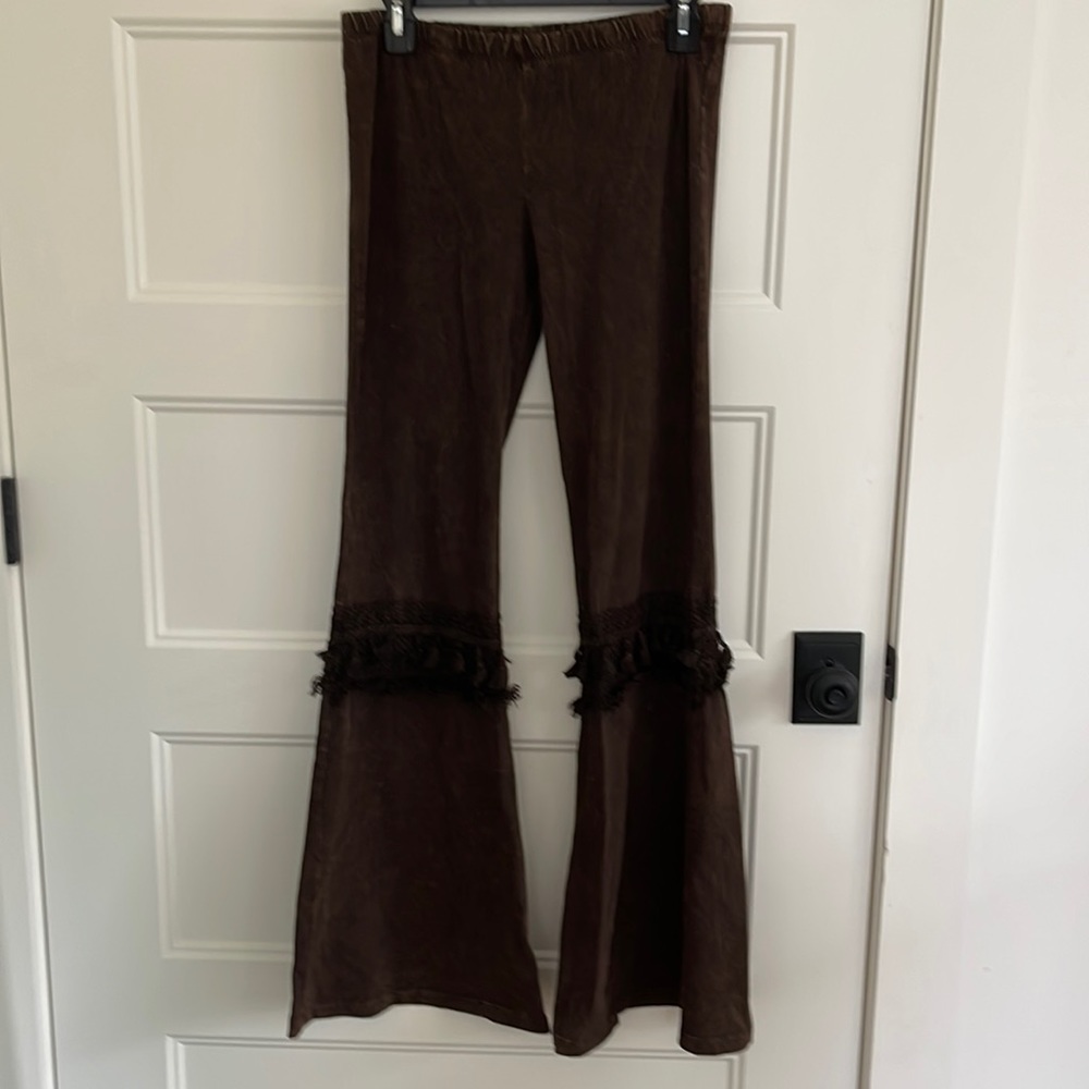 Funky Boho bell bottom pull on pants M